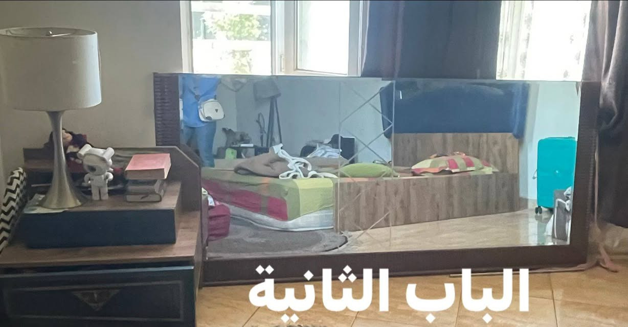 غرفة نوم 6 قطع 6 أبواب اثنين باب عادي والوسط سلايد مرايات نظيفة لا كسر ولاشخط 
السعر 500 الف وبيها مجال

العنوان اربيل كنجان ستي 

0750 199 7843
