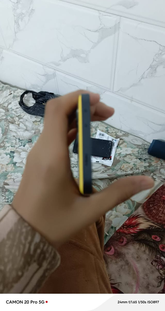 هاتف للبيع بوكو 6xبرو 5gالنضافه 90زلغ مابي 350 وبي المجال بدون ملحقات لستفسار رقم *********** العنوان فلكه حي النصر
