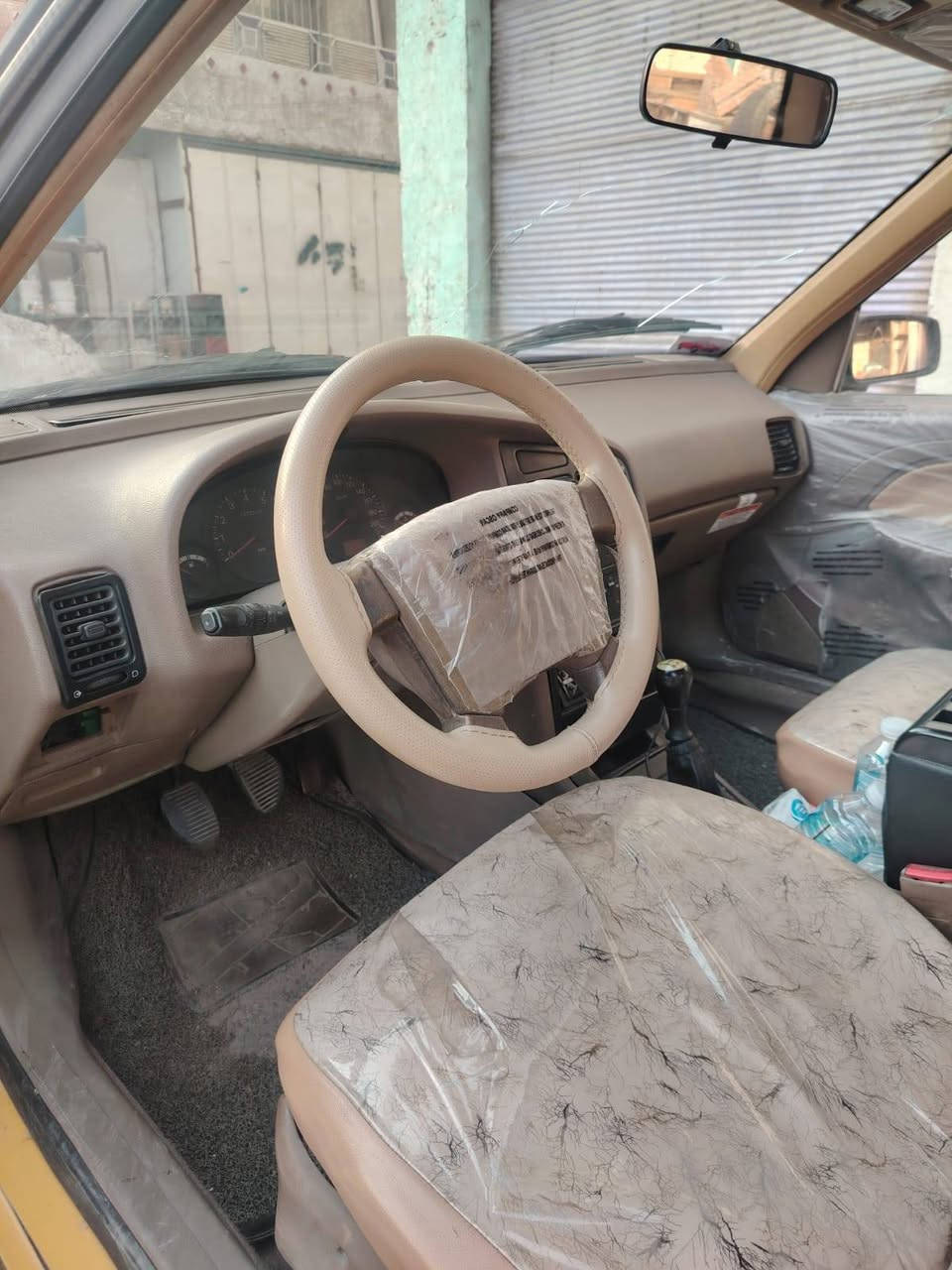 سلام عليكم بيجو لميس ٢٠١٦ مكفوله عده الجاملغ الأمامي مصبوغ كير جديد كلج جديد صدر خلفي امامي جديد دوشمه جديدة السياره حلوه بيع او مراوس حسب القناعه ***********
