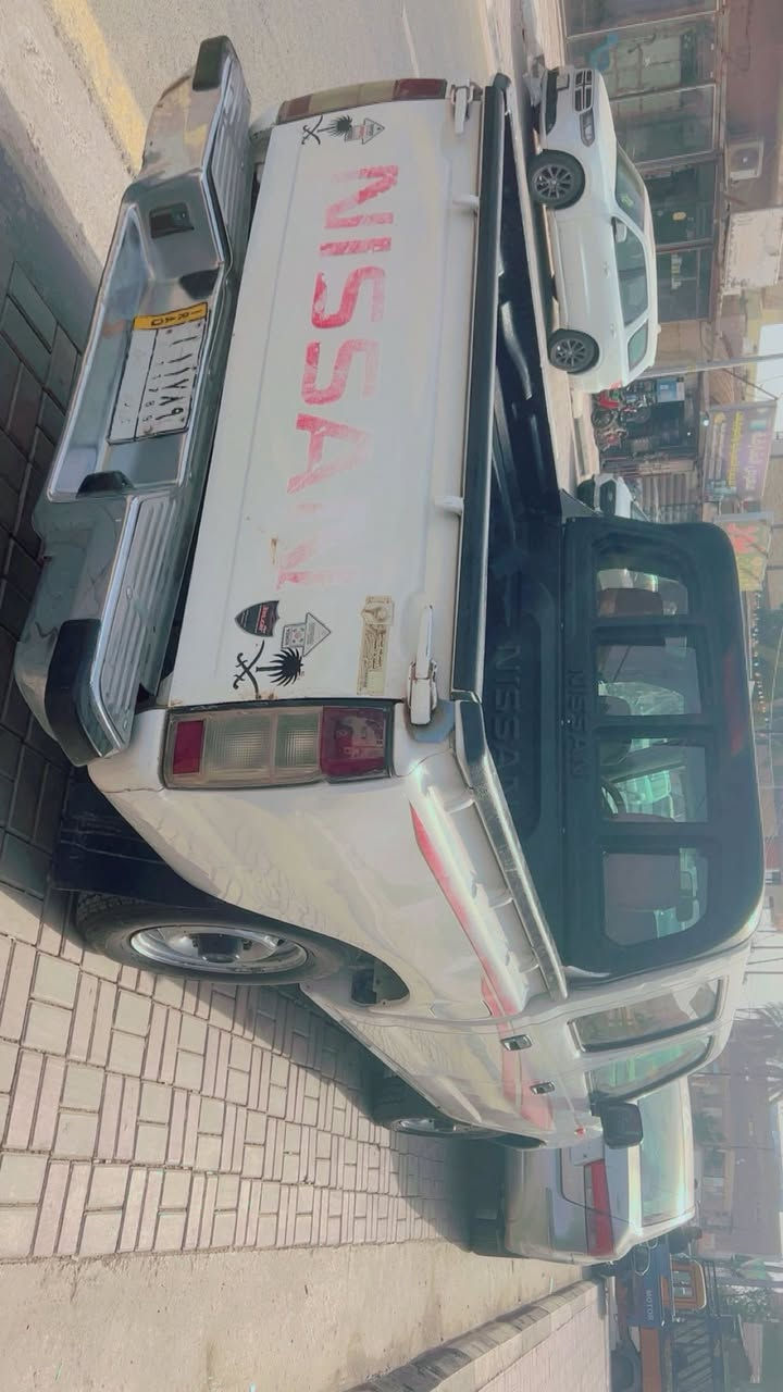 السلام عليكم بيكم نيسان رقم كربلاء 2010  سياره جاهزه من كلشي دوشمه جديده مكينه وكير وحداديه تخم تاير جديد  لتفاصيل 
***********
