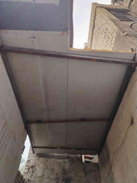 قطعتين سندويج معه ميز معه تنور معه كنتور ٤ بيبان البيع بغداد علي الصالح قرب الطوبجي ٢٥٠ الف شلع كلهن لاتصال ***********
