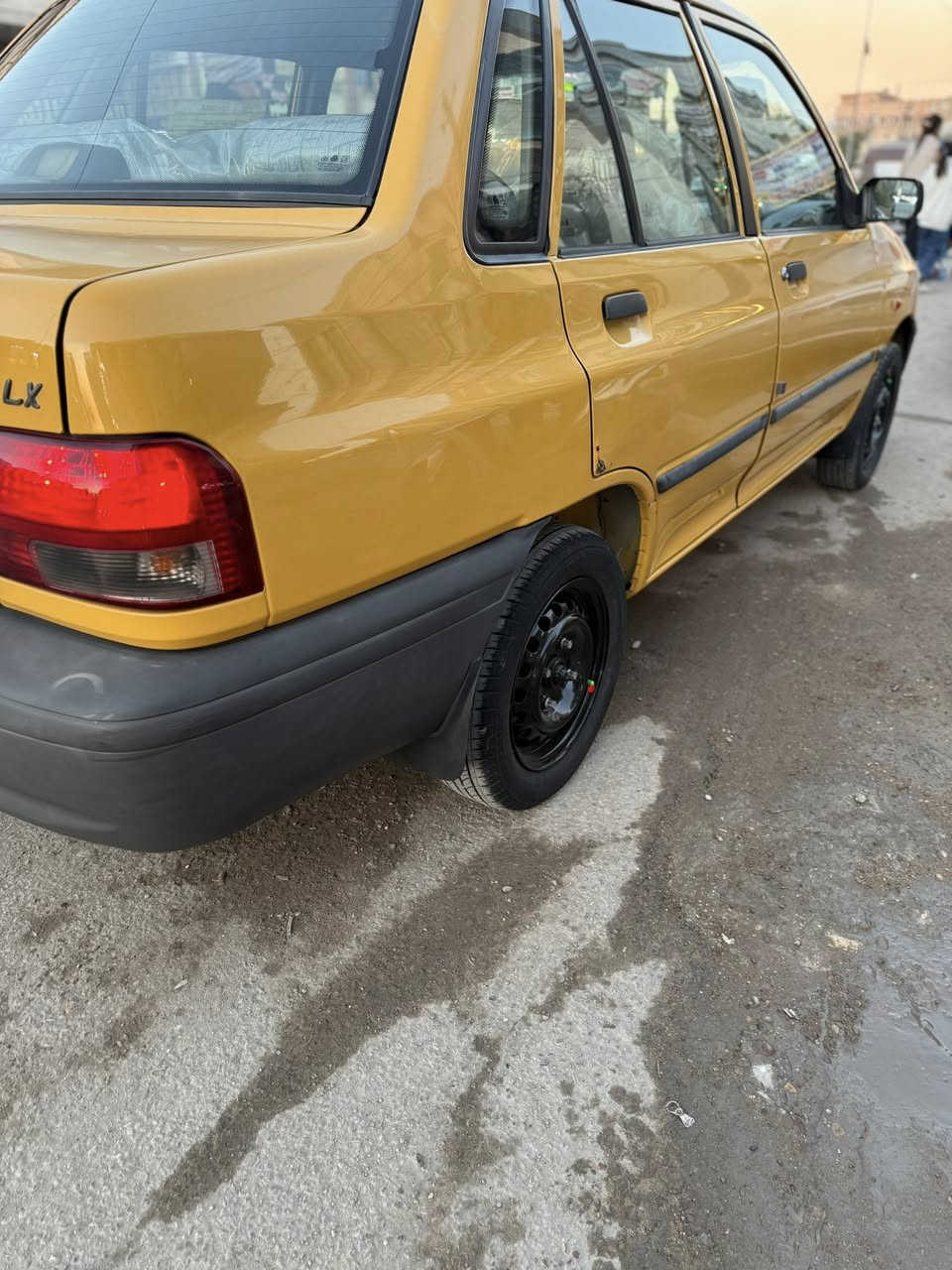 السلام عليكم للبيع سايبا موديل 12 سياره جديده ماشيه 62 مكفوله كفاله عامه من تبديل وصبغ وبارد كلها على وضعيت شركه تحويل ثاني يوم رقم احمر بعدها لي يشتري هوه يمشي بيها بسم خالي سياره السعر 53 وبيها مجال وكلشيء اكو بل سوك للاستفار على رقم ***********
