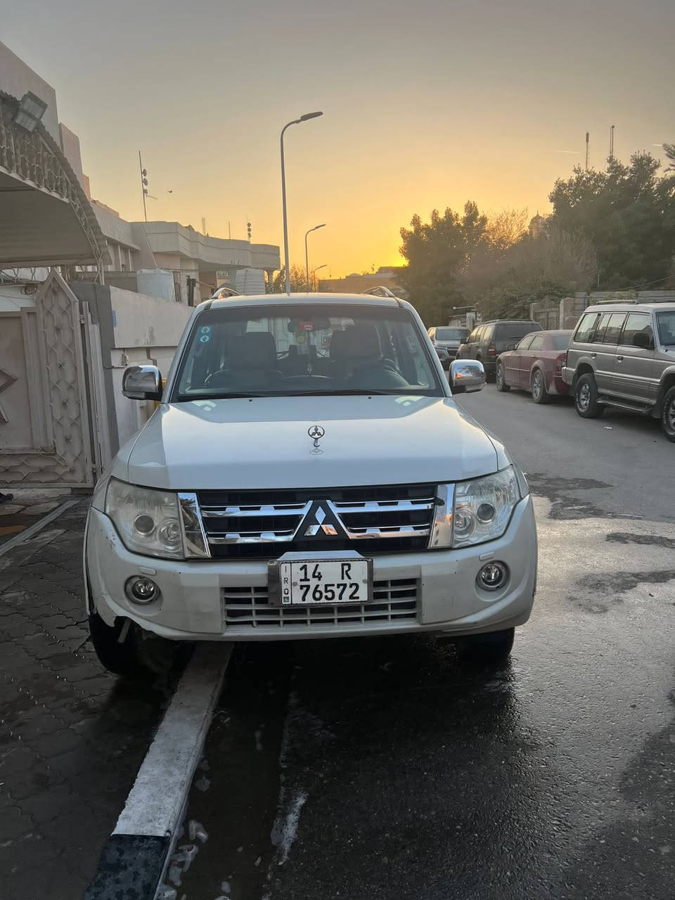 للبيع ⭕️
باجيرو حبتور خليجي موديل 2014   بسمي سيارة كير محرك 6سندر 3500  ماشيه 173
بيها ضربه بل باب مصلح علا كدخمس اصابع مصلحه وتبديل جاملغ الامامي وبيها طكه بل جاملغ 

 فول مواصفات

 تبريد 3 قطع

7راكب فورويل

 كشنات جلد كهربائي

 فتحه 

دمام خلفي 

كامرة خلفية 

مري كهربائي  
سياره رقم بصره جديد 
رقم التواصل ***********
سعر 165وبيها مجال للطيبين
العنوان مناوي باشا البصره
