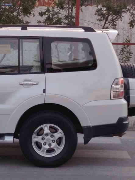 السلام عليكم احبتي باجيرو خليجي ٢٠٠٨ مكفولة من الصبغ والتبديل رقم بغداد فول مواصفات للاخير عدا الدمام ضايفلها منضومة غاز
مكينة على وضع الشركة مامفتوحة 
ماشية ١٥٨ ألف فقط 
تخم تاير جديد تدفئة تبريد شغال بلادية ماملعوب بيها نهائيأ ٦ سلندر ٣٠٠٠ 
فور ويل/مري شفط/٧راكب/٣قطع تبريد /زراك لايت/لايت زنون بلادي /كشن كهرباء وتدفئة 
السيارة مال جناي وبالعافية علي الي تكون من نصيبة
ملاحظة بيها كم حالوبه بالقماره والبنيد اله تركز بيهن يله يبين  
السعر ١٢٨ $بغداد المشتل نهاية المعلمين
***********
***********
