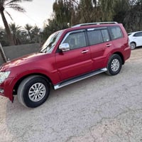للبيع ... باجيرو خليجي 2010  مكينه 3000 /6 سلندر  7 راكب  السياره كلين...