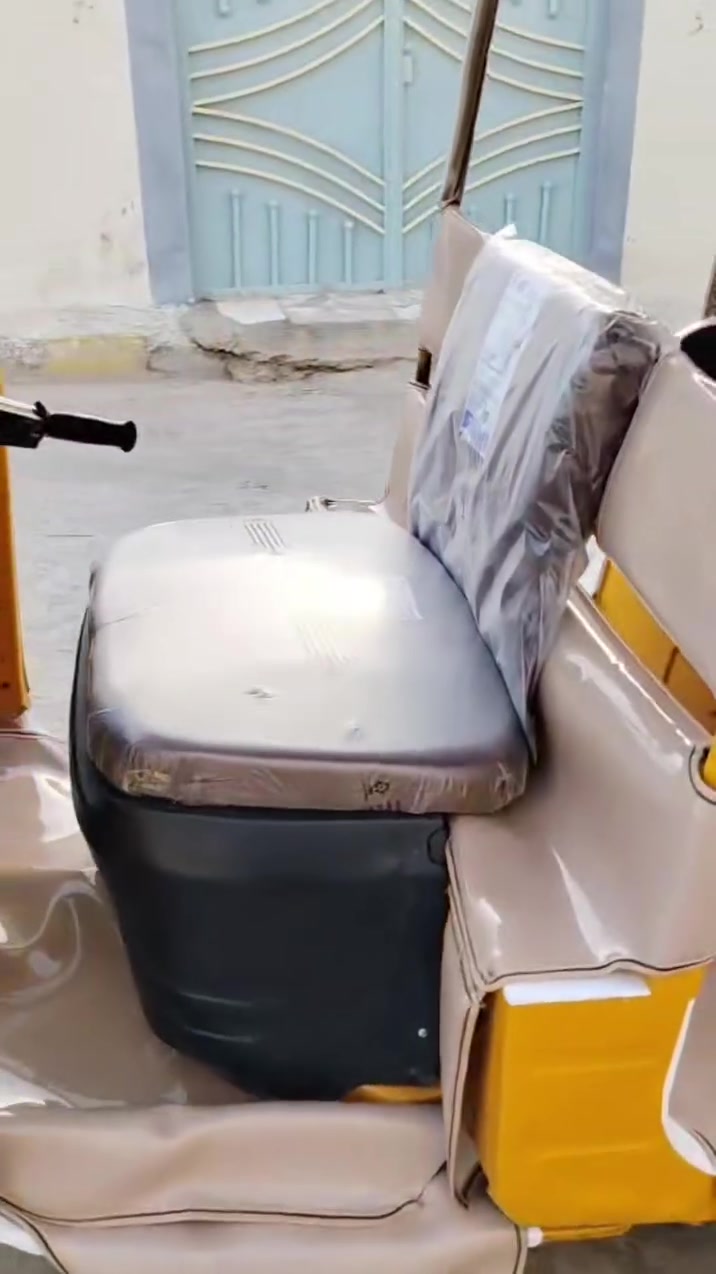تكتك البيع موديل 19شهر 12يوم 30رقم وسنويه نكليزي تحويل ثاني يوم تكتك حلوه ونضيفه بيه طخات مكينه لا تنقيص ولا تبخير ناعمه بيه فراش دوشمه مسجل تخم تاير جبلي ستدات جادر جديد  كامله كبل الشارع مكان ميسان قضا المجر الكبير ستفسار تصل علا رقم ***********. ***********
