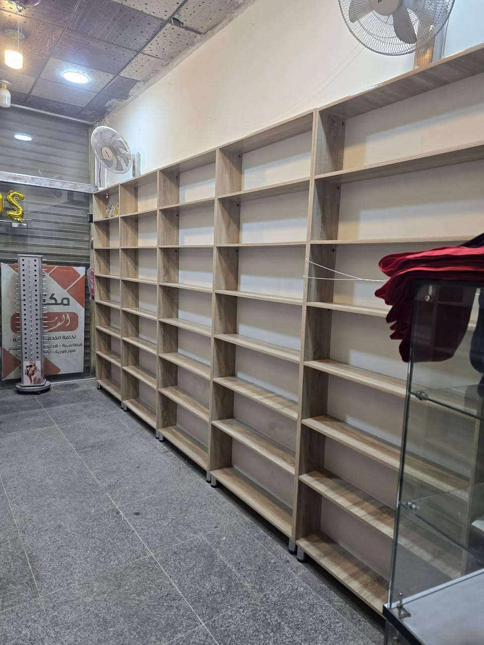 غراض للبيع رفوف عرض متر ارتفاع مترين وعشره ستاند نضارات حجم كبير باترينه عدد ٢ سبلت جديد مستعمل ٦ اشهر براد ماء ميز جام باترينه جام عرض
رفوف ١٦ رف للستفسار اتصال 
***********
