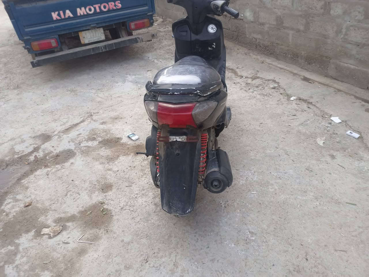 دراجه سكنس نثيه كوري 140 دراجة حلوة ونضيفه بالحقيقه احلى من التصوير دراجه سلف نكره كهربائيات شغاله كلهن بس الكيج مال سرعه واكف وياها كابريتر جديد مابي قطره بانزين دراجه ماخذها قبل شهر ونص ب750 ورايدها ب650 وبيها مجال ومتوازي على بيعتها عندي ضرف مادي وتوازيت مكينتها ناعمه للاتصال *********** بي واتساب مكاني بالحريه
