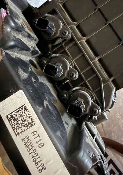 ماطور air flap + حساسات جهة السائق كيا نيرو 2024 هايبرد وارد امريكي الي محتاجهن يتواصل وياية ومنختلف عالسعر وشكرا
