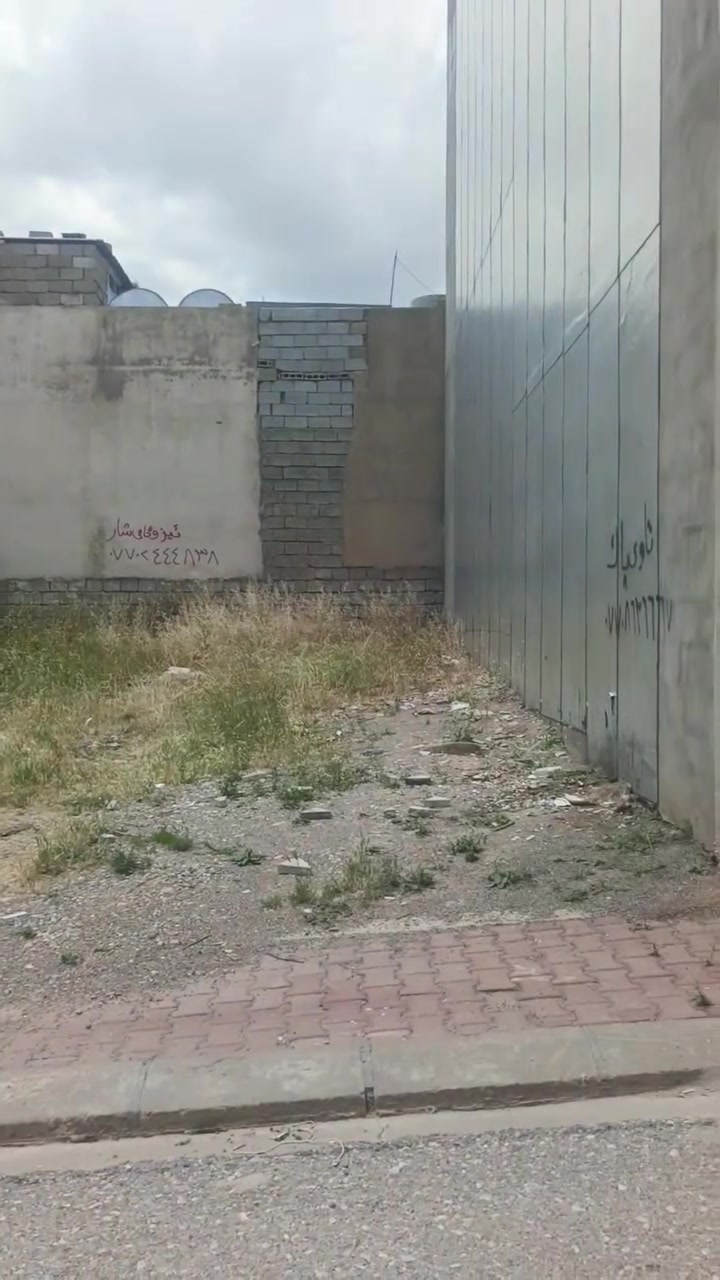 بسم الله للبيع 200م واجهته 10*20منطقه بكرة جو الجديدة ***********  ***********
