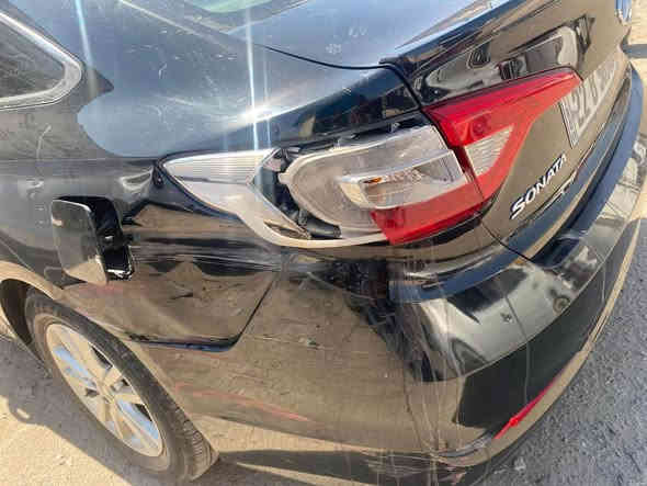 السلام عليكم شباب عندي سوناتا 2017 وارد امريكي حادثها بابين جهة السكن مبدلات ومصبوغات وبالعراق بيها جاملغ خلفي جهة السائق صار بي صبغ السيارة كَير ومكينة مكفولات وتبريد ثلج السيارة رايدها ب 121$ وللاستفسار اكثر الاتصال على *********** بغداد
