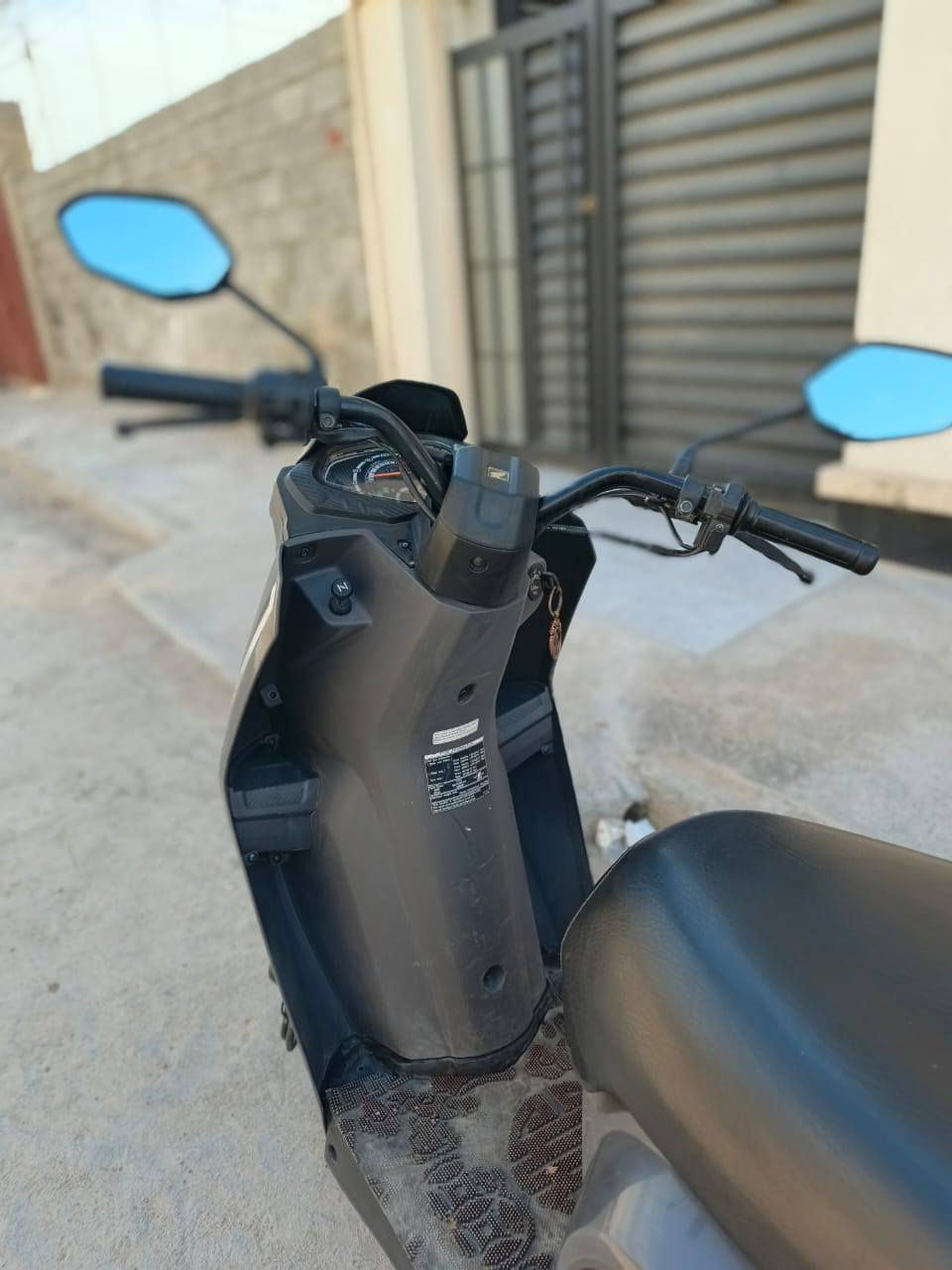 دراجة جديدة كلش ماشية شي قليل السعر مليون وربع وبيها مكاني الدورة ابودشير
***********
