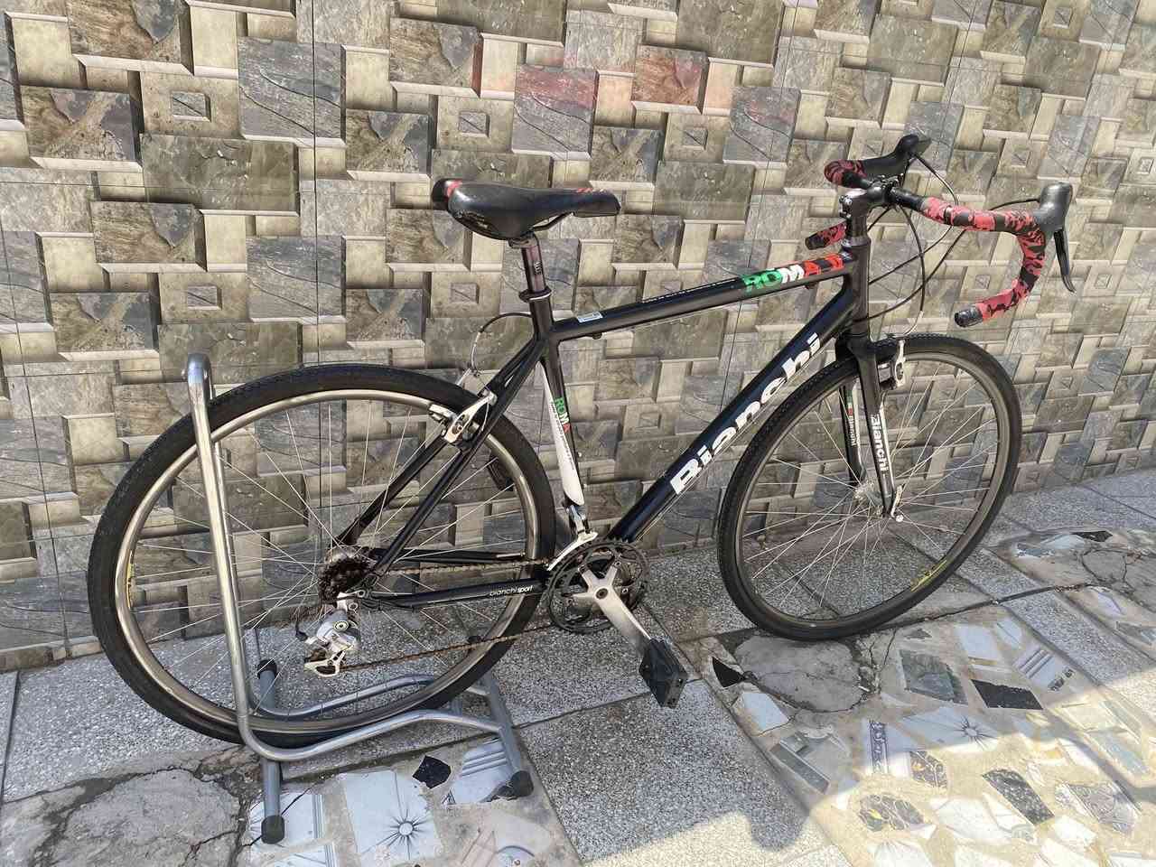 السلام عليكم🌹

للبيع فقط 
 
بايسكل رود كرفل

ماركة بيانكي

موديل حديث

لشه مضلعه

ارتفاع الفريم L لارج 

معدن فول المنيوم 

خفيف جدا وسريع ✈

جاهز اي عطل مابي👍🏻

كله مختم بلادي

حجم C700 /28

كمبليونه امامي و خلفي 

سستم شيمانو

بدالات كلارس لعابه

السعر 275

العنوان :🏭
بغداد الطالبية قرب كلية الادارة والاقتصاد 
 
نعتذر عن المراوس🚲

الرقم للتواصل /***********
