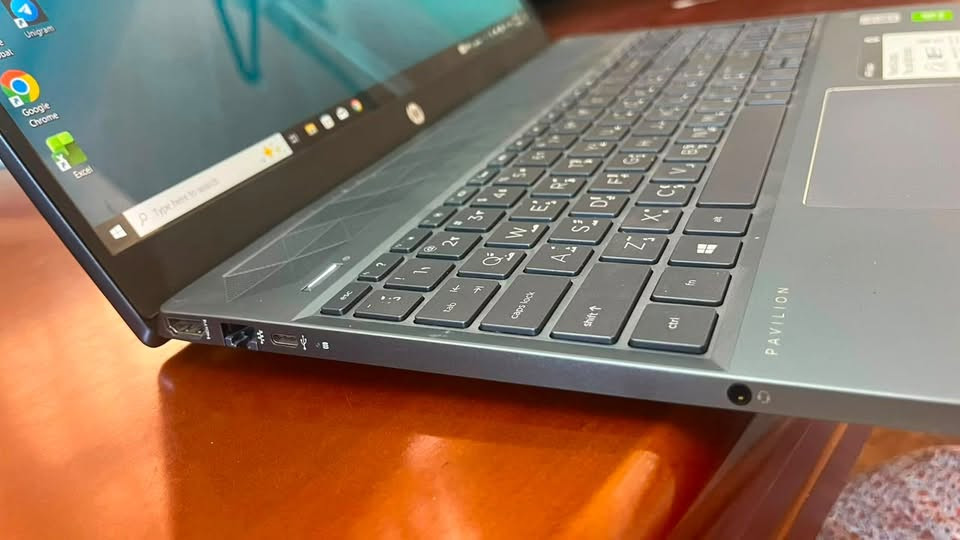 HP Pavilion Core i7 جيل عاشر
* Core i7-1065G7
* RAM 16GB
* NVIDIA MX250 4GB
* SSD 512GB + HDD 1TB
* شاشة 15.6 إنچ لمس
* كيبورد عربي–إنكليزي مع أرقام
* Windows 10 Pro
* لون فضي وتصميم أنيق
 
السعر 500
العنوان بغداد
***********
