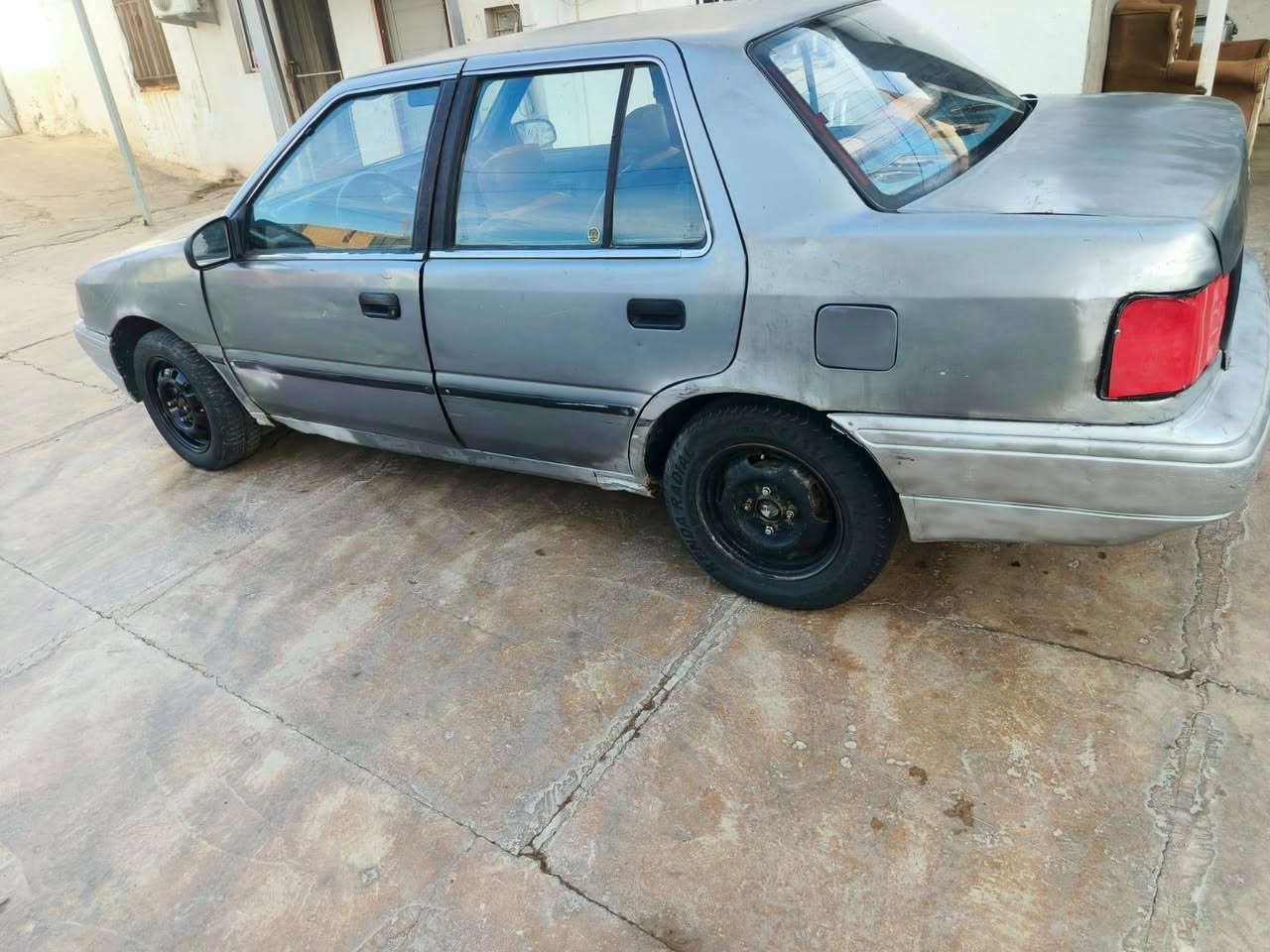 للبيع سياره كدام عينك تفاصيل السياره شغاله نكره سلف الحداديه مالتها 50 ب 100 ينراد الها ترتيب جام كهرباء ترايك وين ماتريد سنويه ورقيه ابيعك مكاتبه واتكفل والسعر مناسب كلش مليون ونص ***********
