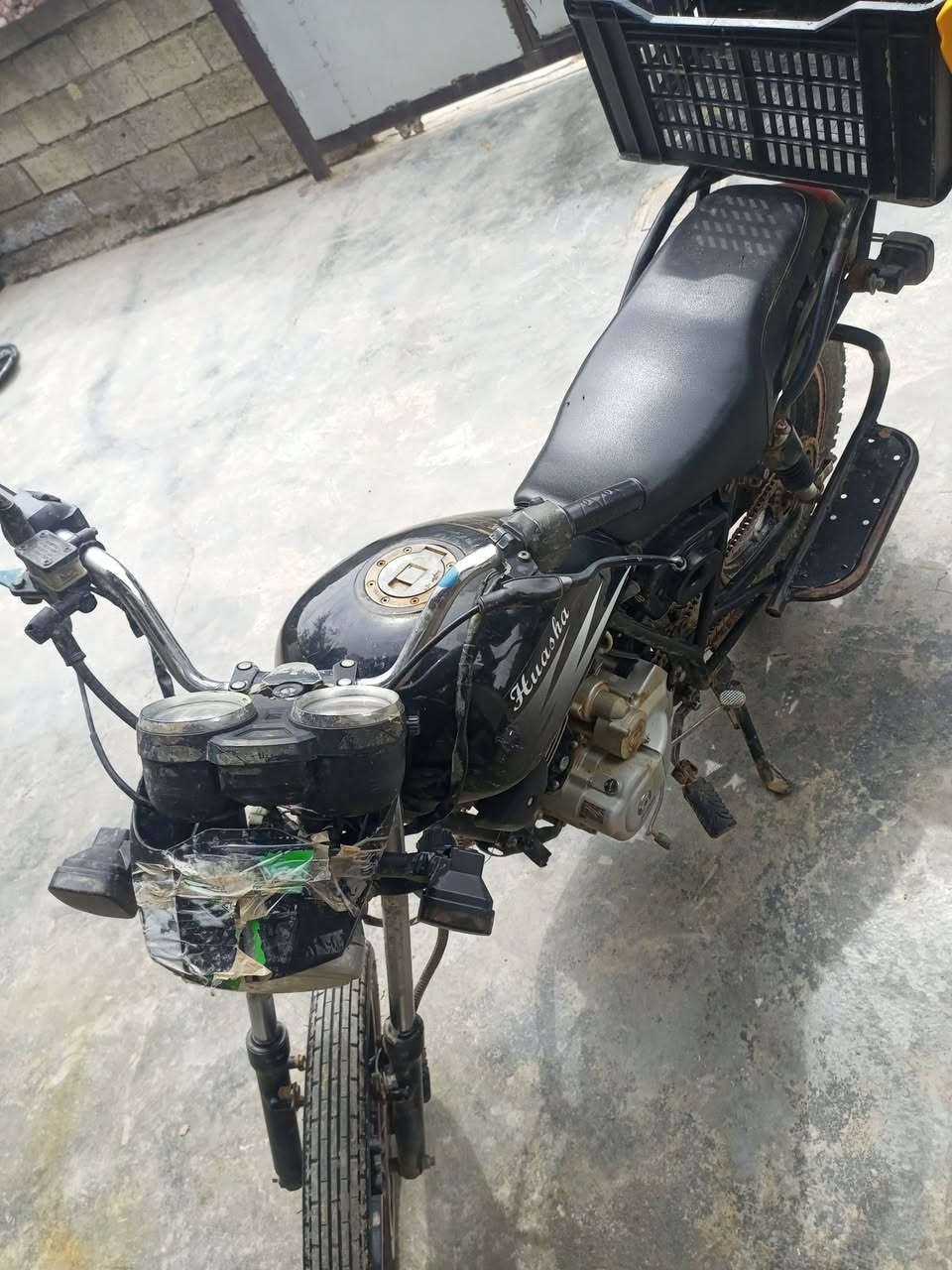 دراجة البيع النوع هوشه موديل 2018 بيه وراق بعده شركه 
***********
