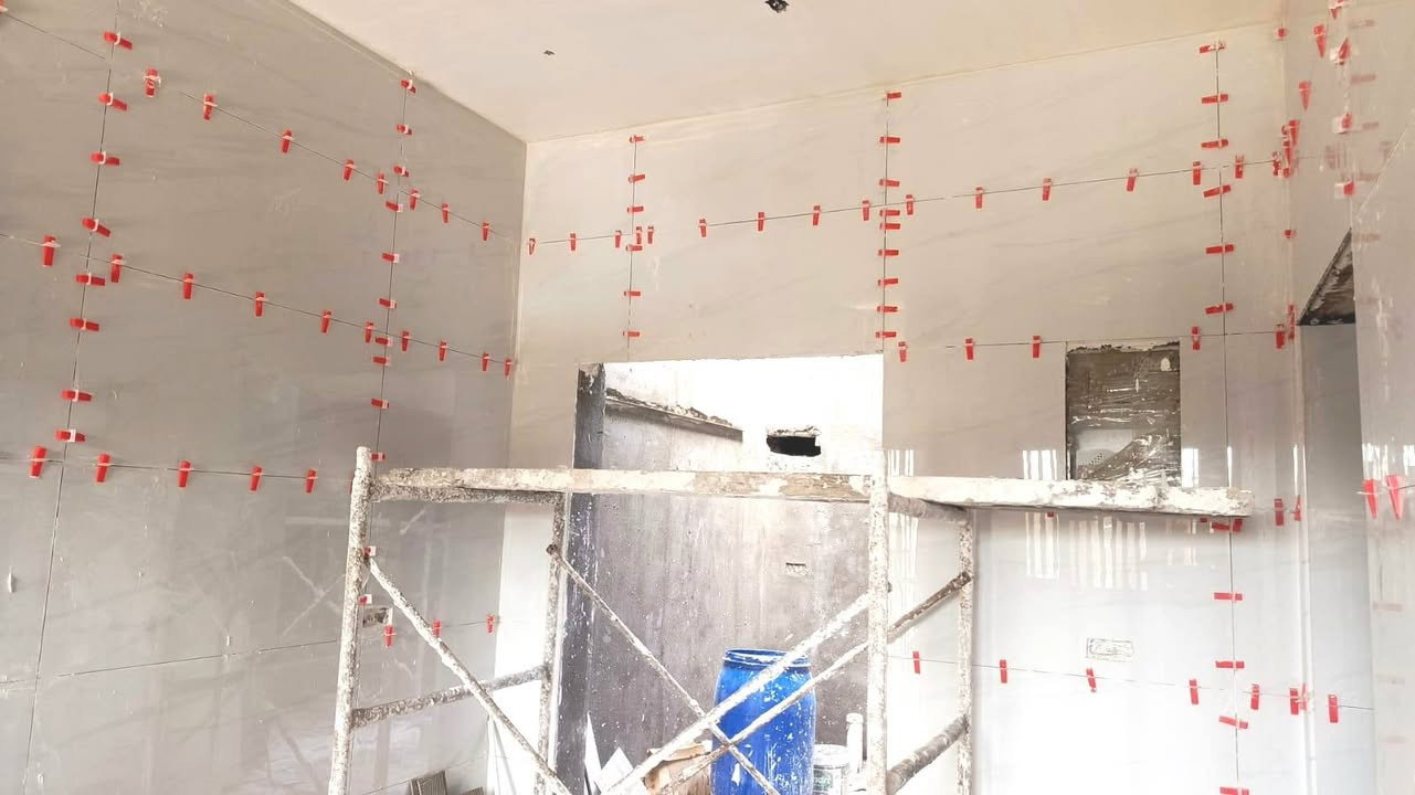 كادر خلفات سيراميك درجه اولى مكان العمل بصره ***********
