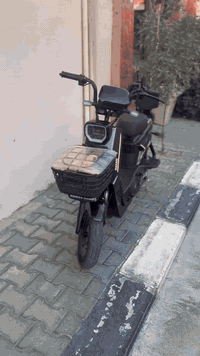 سلام عليكم دراجه شحن للبيع عنوان نجف حي السلام 
السعر 350 تواصل:***********
