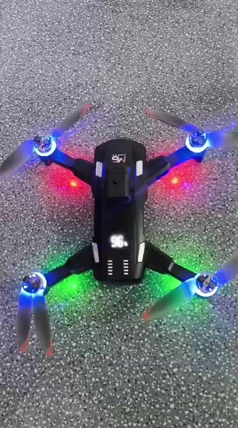 درون M6. جديد تصوير 4k جوزتك شاشه. يزود برام. وياه رام  وفلاش كامل ملحقات ب45الف مع توصيل. ***********
