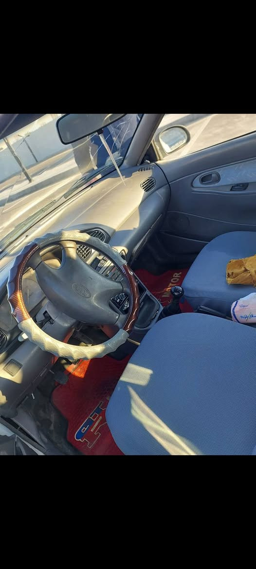 السلام عليكم كيه موديل 96 مكينه وكير جديده كير عادي سيارة مابيه نقص صدر امامي وخلفي  جديده كهربائي كلها شغاله مكاني بغداد الشعب سيارة بسمي السعر 35 وبيه مجال ***********
