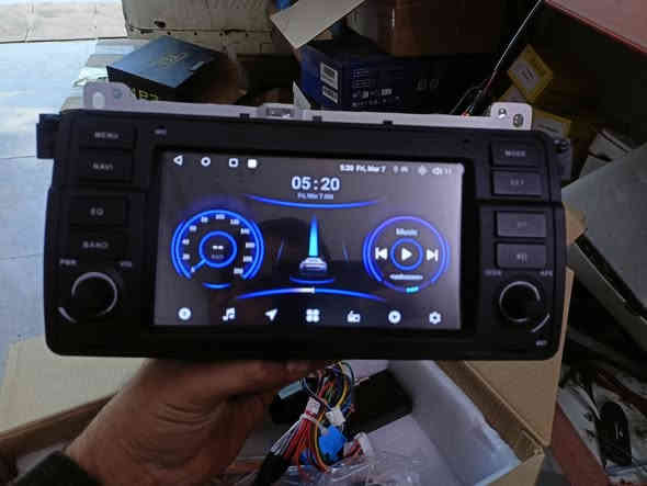 شاشه حجم 7 انج نظام اندرويد
بي ام دبليو E46

ذاكرة 64 رام 4  فإن تبريد تفاعلي

أبل كار بلي 

اندوريد اوتو 

يوتيوب بلوثوت واي فاي انترنت گوگل خرائط 

ملحقات كامله وياها فيش وكنباس 

السعر 100 الف 

توصيل جميع محافظات 5 

واتساب ***********
