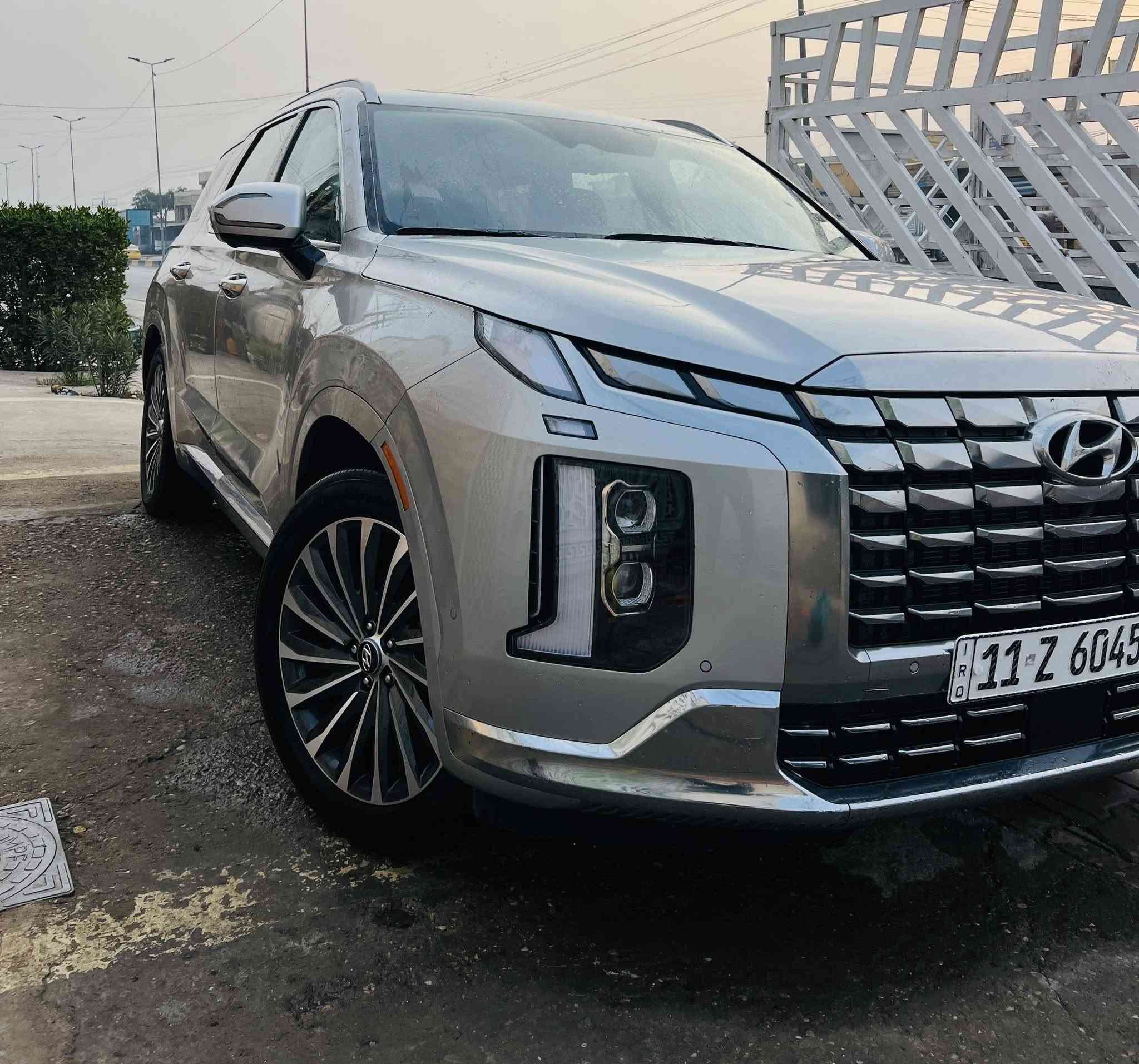 السلام عليكم
هيونداي بالسايد كالكرافي اعلى فئه

 موديل 2024

رقم بغداد بأسمي 

حجم المكينة 6 سلندر 3800 

ماشية  17 

حادث السيارة (  جاملغ الأيسر   مامي وبنيد +  طلع بيها بابين كلير من امريكه

صور الحادث مرفقه بل منشور  

مواصفات السيارة : فول اعلى فئة ( كشن مساج - اوتو بارك - 5 كامرات - سقف كنتارة - فتحة سقف + بانورما - قيادة ذاتية - داتو شو  -رادارات خلفية وجانبية وامامية - كشنات اسود خزن ميموري مع تدفئة وتبريد في جميع المقاعد الامامية والخلفية - 4 وضعيات قيادة - قراءاة خطوط السير والعلامات المرورية - صندوق كهرباء ذكي - 3 قطع تبريد - حساسات امامية وخلفية - دشبول شاشة ديجتل - دخول بصمة ذكي - سايد بريك كهرباء - اوتو هولد + نقطة عمياء - شاحن لاسلكي - مثبت سرعة - بدلات التغير السرع شفتات على المقود - مرايا جانبية هيتر + تعتيم - جميع الانظمة الاكتروني متوفرة في السيارة 

السيارة  دخول. جديد 

السعر 315$

مكان السيارة  بغداد 

الاستفسار رقم  ***********
