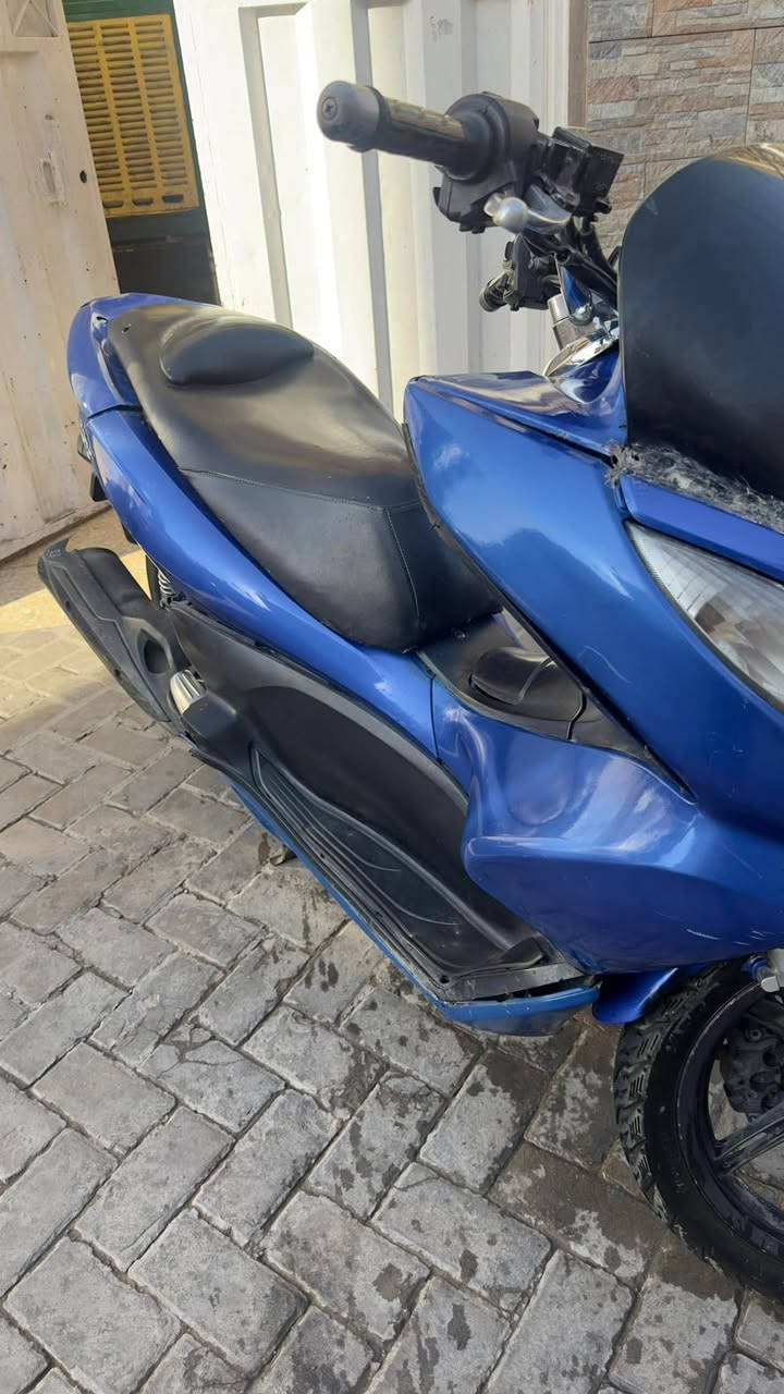 سلام عليكم 🫡 
دراجه BCX جيل اول ياباني مكينه ناعمه و جديده ما مفتوحه ابد فقط يرادلها ترتيب الكفرات نضافتهن تقريبا 70/100 كفراتها اصليه وعندي بعد كفرات انطيك وياهن زايدات الدراجه نكره 
مكاني بغداد مدينه الصدر
السعر مليون وبيها مجال بسيط 
هـ***********
