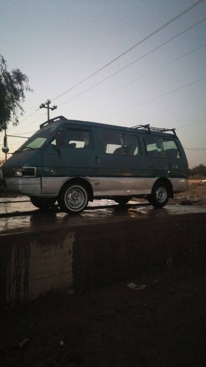 السلام عليكم كيا ١٩٩٥  كير ومكينه وكسن
وتخم تاير وباتري ودوشمه سياره جاهزه
فراش وحصيره وكاعيه وحزام كله جديد البدي بلاد كفاله المكان دوانية ٤٧ وبيه مجال ***********
