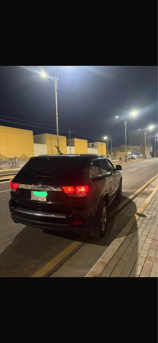 جيب ٢٠١٣ حادث باب وجاملغ  و٢ قطع ملاون بدون دواخل سعره ١٢٣ قفل بدون عملة ولا ربع رقم بغداد مكانه كربلاء *********** بدون مراوس فقط بيع لاريدو السيارة شراي اتصل علخط *********** كربلاء, العراق
