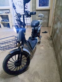 ماطور نظيف خمس باتريات ماطور مال بيت بس واحد من الباتريات اقل من نص عم...