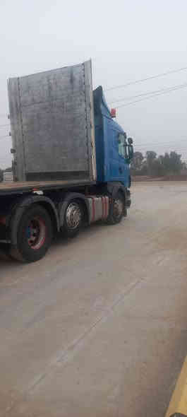 سلام عليكم للبيع سكانية موديل 2000 مكينه انجكتر سنكل بلادي باج بطن بلادي تخم تاير راس وعربانه رقم وهزه جديد ل ٣١ السعر 255 بيها مجال الاستفسار *********** (*********** 
المكان واسط الصويرة
