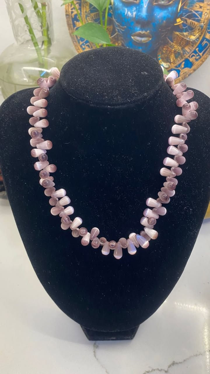 نوادر 
✨
ليست كل القطع تُخلق لتتكرر…

في عالم إيزيس،
هناك قطع تُصنع مرة واحدة فقط…
وكأنها اختارت صاحبتها قبل أن تُعرض.

💎 نوادرنا ليست مجرد أحجار،
بل طاقة نادرة…
حضور لا يُشبه أحد…
وقصة لا تُروى إلا لمن يمتلكها.

كل تفصيلة فيها خُلقت بعناية،
لتكون لكِ وحدك…
لا نسخة ثانية، ولا روح مشابهة.

✨ إن شعرتِ بأن قطعة نادتك…
فهي لكِ بالفعل.

— إيزيس | حيثُ الفخامة تبدأ من الطاقة


**إذا كنت صاحب هذا الإعلان وتريد حذفه لأي سبب، رجاءا أرسل رسالة إلى الدعم الفني**