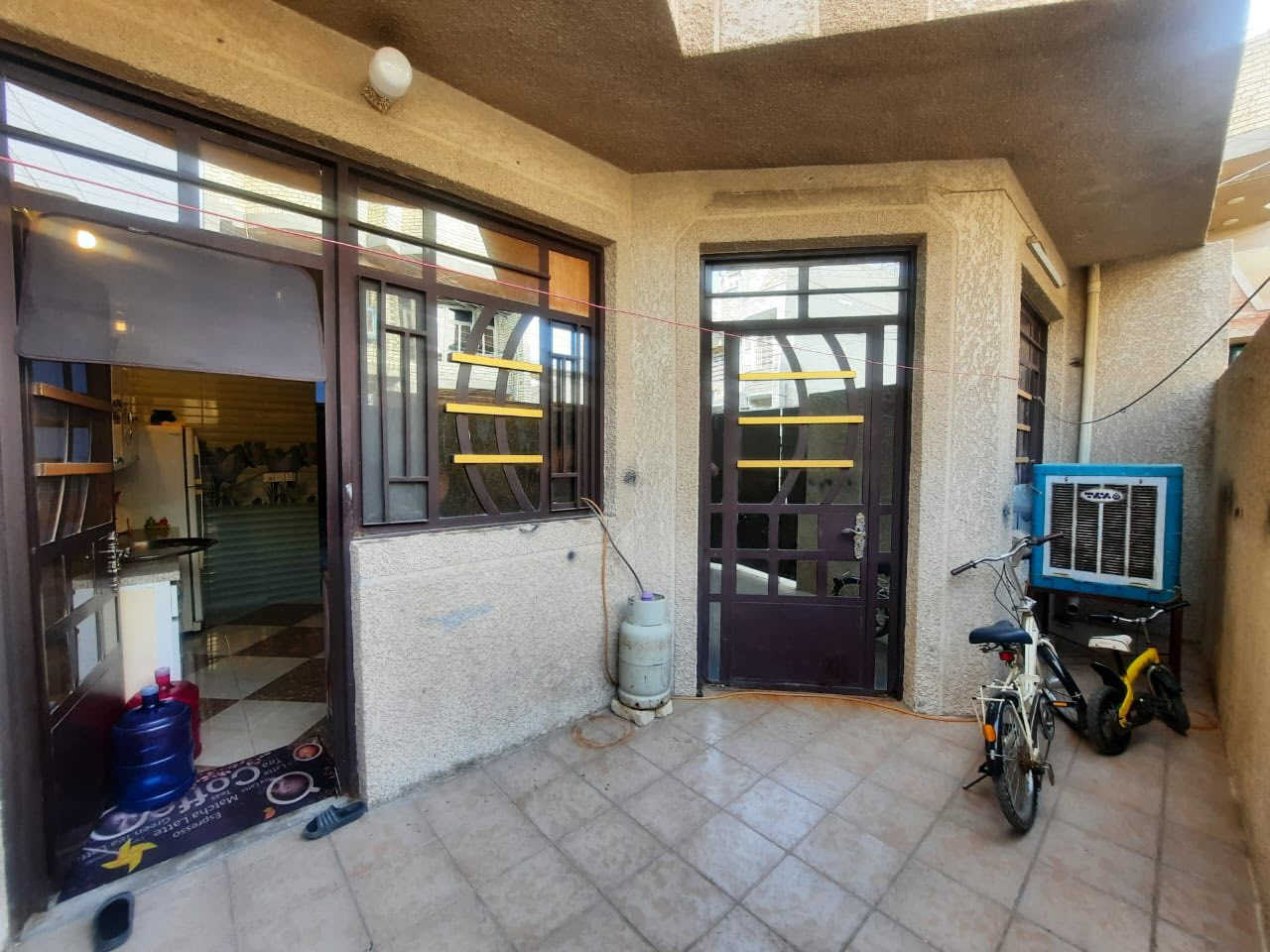 للبيع 100م طابق واحد في الخطيب الزراعي للستفسار:***********
