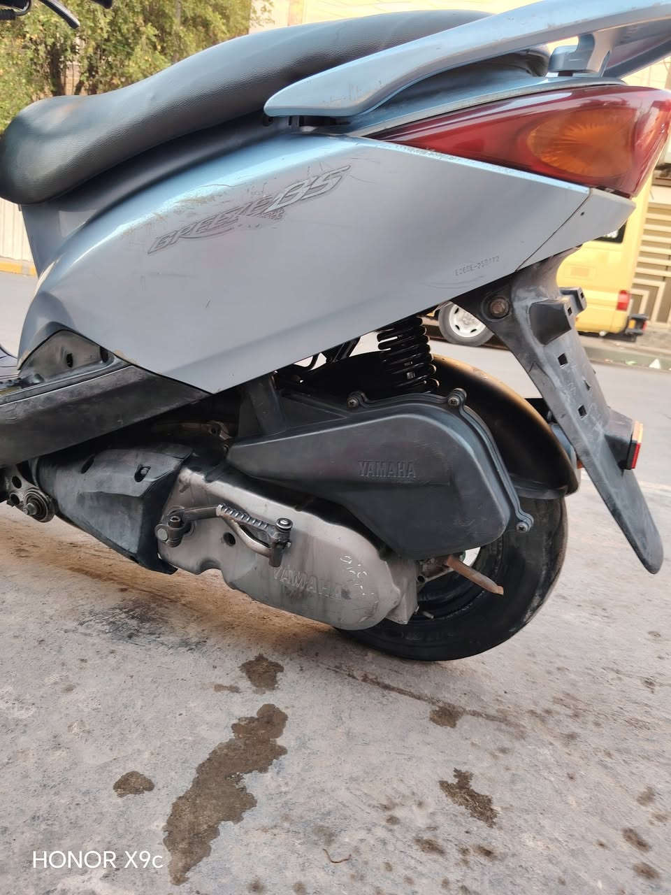 عندي الدراجه بريز لايت عالي بلاديه ختم واحد مكينه ممفتوحه بلاديه السعر 600وبيه مجال الرقم *********** العنوان حي المعلمين الرئاسه
