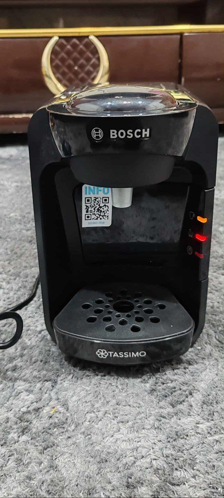 تعتمد على نظام الكبسولات (T DISCs) لتحضير مجموعة متنوعة من المشروبات الساخنة بسرعة وسهولة. : تتيح لك تحضير أكثر من 70 نوعاً من المشروبات، بما في ذلك الإسبريسو، الكابتشينو، اللاتيه، الشوكولاتة الساخنة ماركه بوش 

نوع ثاني
مشروب الشوكولاتة من هيرشي 
الآلة كخفاقة (Frother) لخلط الحليب مع بودرة الكاكاو أو شراب الشوكولاتة للحصول على قوام كريمي ورغوي.

استخدامها لتحضير مشروبات الشوكولاتة الباردة أو الساخنة، كما يمكن استخدامها لخفق مشروبات أخرى مثل الماتشا.


**إذا كنت صاحب هذا الإعلان وتريد حذفه لأي سبب، رجاءا أرسل رسالة إلى الدعم الفني**