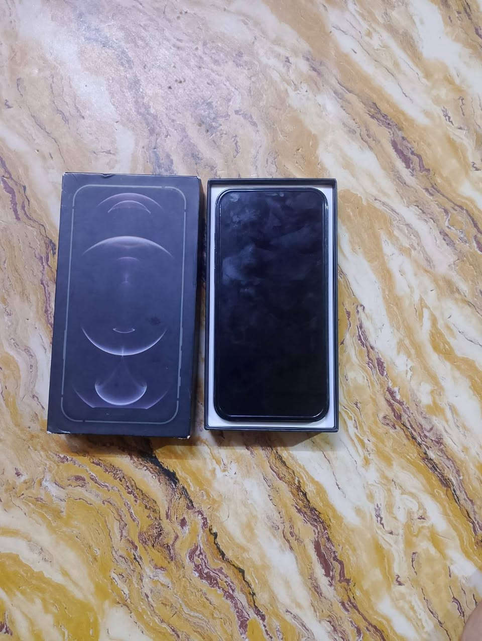 ايفون 12 برو ماكس نضيف ماداخل تصليح بطاريه 85 مراوس ب ايبادm4 أو m5 ونطي فرق..رقمي ***********
