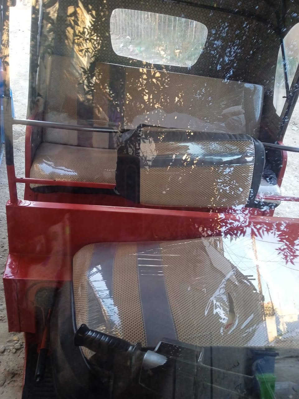 انضف 18 بشارع كامله من كلشي ب 5 وربع وبيهة مجال خاص موجود و واتساب ***********
