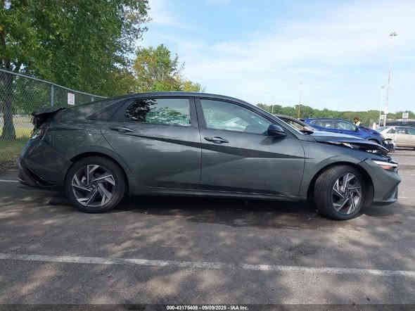 #اعلان_مزاد 📢#مشمول_حسب_كتاب_الشهداء
السعر 💲7900$ 79 #ورقه
تاريخ المزاد يوم 2025/11/24
نوع السيارة :HYUNDAI ELANTRA SEL SPORT 2025
عداد المسافة:4.175mi
الضرر كما موضح بالصور
📍 العنوان :الفلوجه شارع الجيش الشعبي مقابل مطعم أيوب المحمدي ومجاور شركة الوسيط 
📞 : 
📞 : ***********
...... بُراق علي فيصل المحمدي 

#مزاد_الامين_للسيارات_الامريكية_
#سيارات
