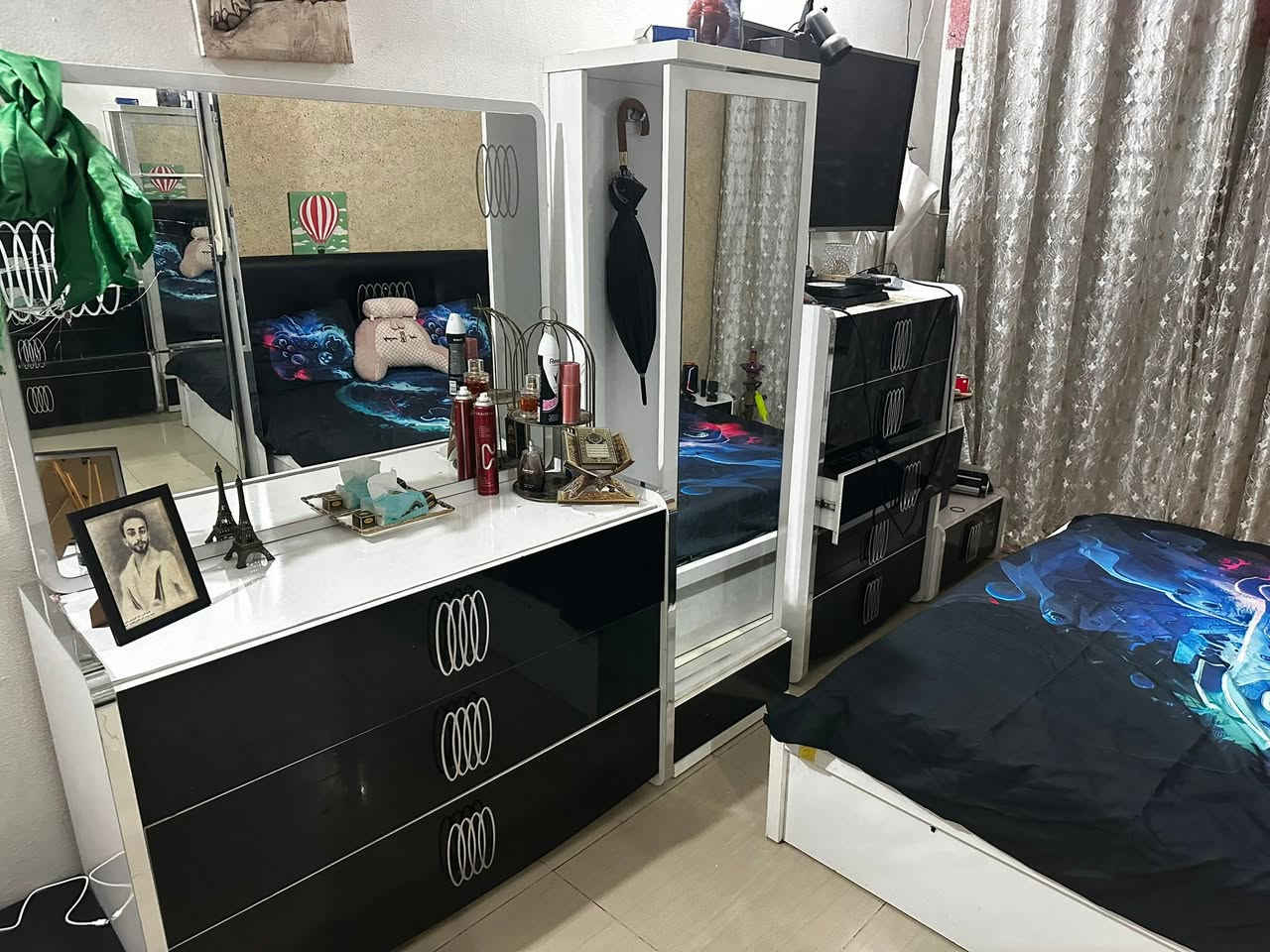 غرفه تركية للبيع مستعمله الكنتور يرادله تعديلات بسيطه والجربايه كذالك وسعر مناسب جداً    *********** اي استفسار بل خدمه مكان بغداد

