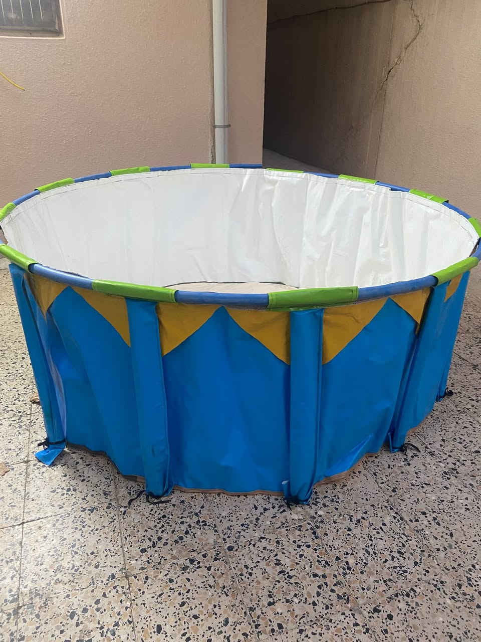 السلام عليكم 
مسبح جديد 
العرض 2m
الارتفاع 80cm

السعر 50 وبيه مجال 
ملاحظة : المسبح مستخدم مرة وحدة بس يعني تكدر تكول جديد

تواصل خاص.


**إذا كنت صاحب هذا الإعلان وتريد حذفه لأي سبب، رجاءا أرسل رسالة إلى الدعم الفني**
