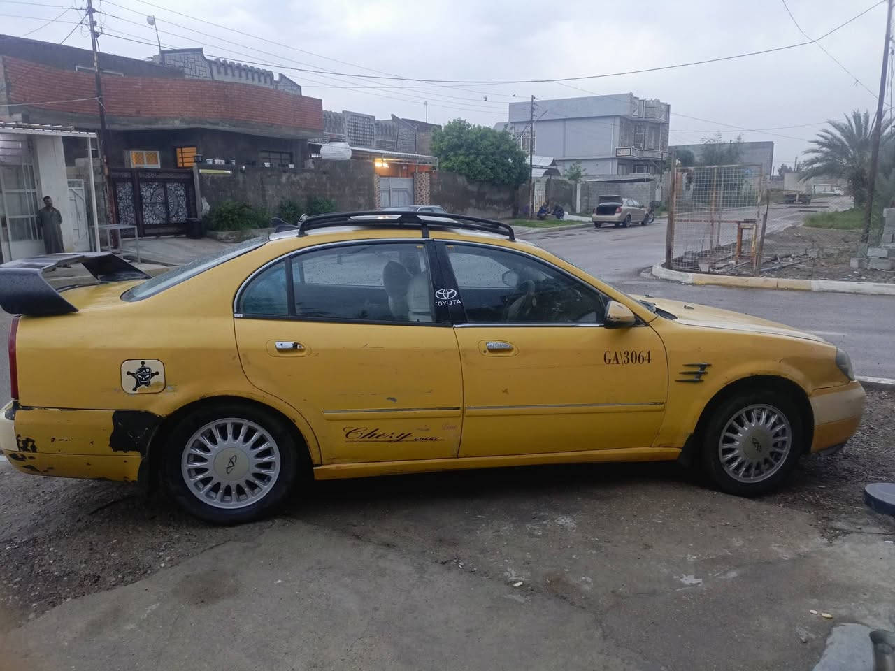 السلام عليكم ورحمه الله وبركاته 
مرخصة مدير الكروب المحترم 
للبيع للبيع للبيع فقط 
شيري استرا 2008بغداد دولي السياره بسمي السنويه جديده حدها 2031مكينه وكير كامري 
تبريد تدفئا كله شغال صدر امامي خلفي كله جديد السياره مصفره هئه وغرامات ما عليها ربع تاخذ صافي عنوان السياره ديالى بعقوبة السعر 35للستفسار التصال على هذه الرقم ***********و***********
