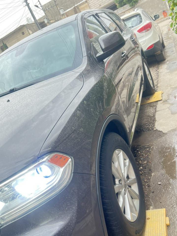 دورنكو 2014
ماشي 60 الف 

كفاله عامه بالكارتون ماعدا قطعه

مكينه 6 سلندر  خليجيه

مكانها البصره للأستفسار***********
