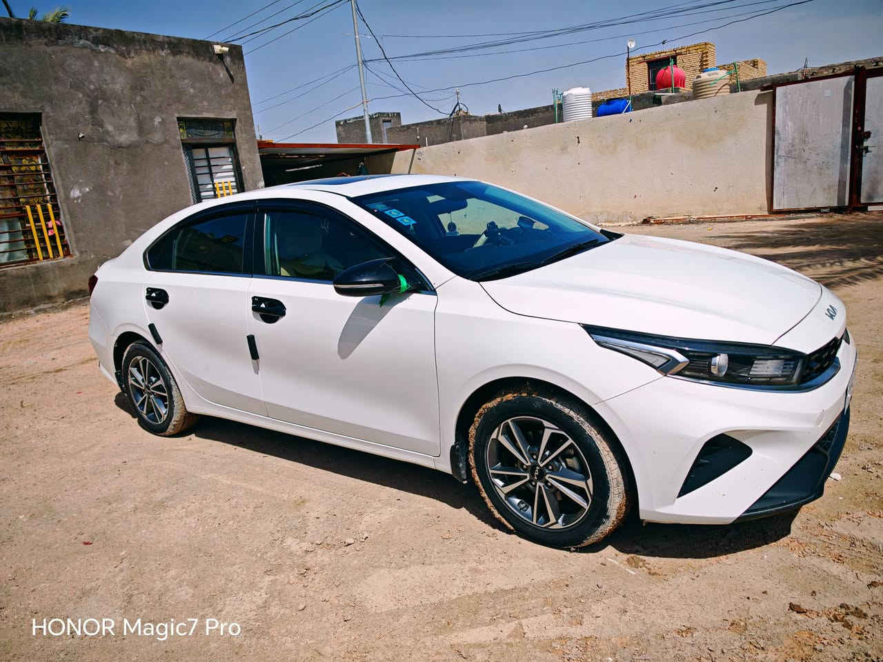 السلام عليكم
سيراتو 2022 خليجي 
رقم بغداد 
مداور ثاني يوم بأسمي (حره) 
السونار موجود بالمنشور 
مري شفط 
وقطعتين تبريد 
بانوراما 
دواخل لونين 
ويل كب عدد 5 
سويج عدد 2
ماشيه 114 
السعر 170$
المكان المثنى قضاء الخضر 

الشراي يتصل ***********
