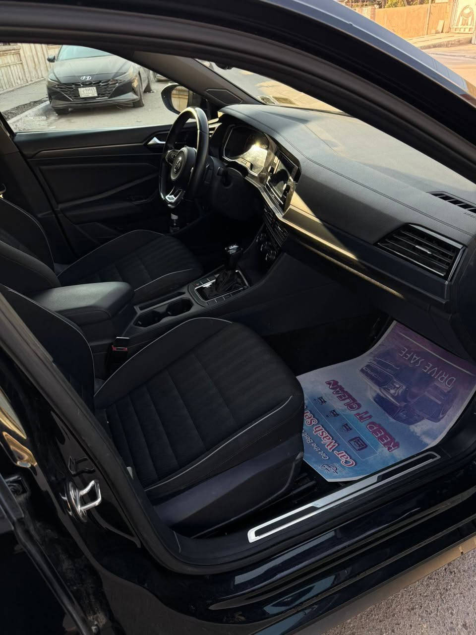 سلام عليكم
Jetta gli بيع او مراوس بسلفرادو 

 مكينه 2000 تيربو صاروخ وستووووك مملعوب بيها

وكير 7نمر dsg
رقم اربيل تحويل ثاني يوم

داخل ١٠ الوان

موديل 2021

ماشيه ٥٢ الف  فقط

مواصفات السياره

بصمه

رادار

كشنات تدفئه

4 وضعيات قياده

لايتات زينون

السياره حيل حلوه وكاعده ونضيفه وضع شركة ضررها باب السايق فقط بدون ايرباك 

ومناقصها اي شي كامله مكمله تاخذها ربع مصرف مابيها السياره
 
***********
