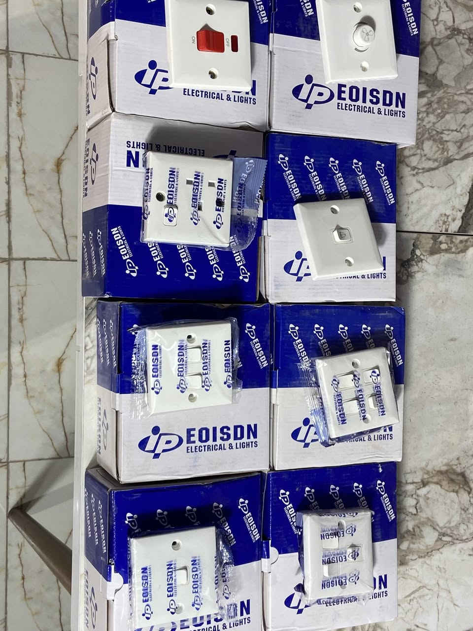 سلام عليكم 

أهلاً وسهلاً بكم بكهربائيات الأمير 

متوفر لدينا سويجات الـ Edison
ايضاً متوفر طقم كامل من السويجات.

وسيكون سعر القطعه الواحده 950 دينار 

سعر الكارتون 95 الف   . تعبئة الكارتون :100

جملة ومفرد 
العنوان: كربلاء 
للتواصل ع الواتساب 
***********
***********
