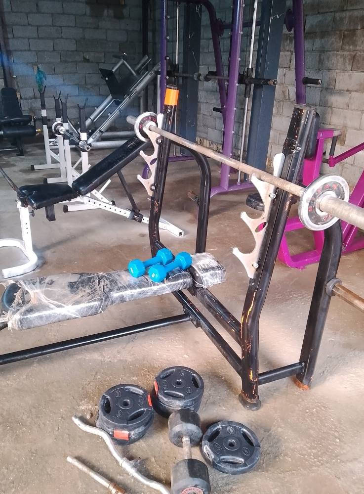 السلام عليكم اخواني الاعزاء سعر بلاش كلهم ب 18 ورقه مكاني محافظة الديوانية واتساب ***********
جهاز سحب من الأعلى قبضتين لداخل وعدله سايبكس امريكي الجهاز جديد..
جهاز سمث دبني نظيف وسلس شرط الشغل ..
دفع ماكنه أمريكي سلسه ونظيفه..
مسطبه مستوي مع شفت أساسي..
مسطبه متحركه امريكي..
حمالات شفتات العدد 2 مع شفت قصير..
بردات العدد 3 تفصال حجم كبير بوستر صور..
