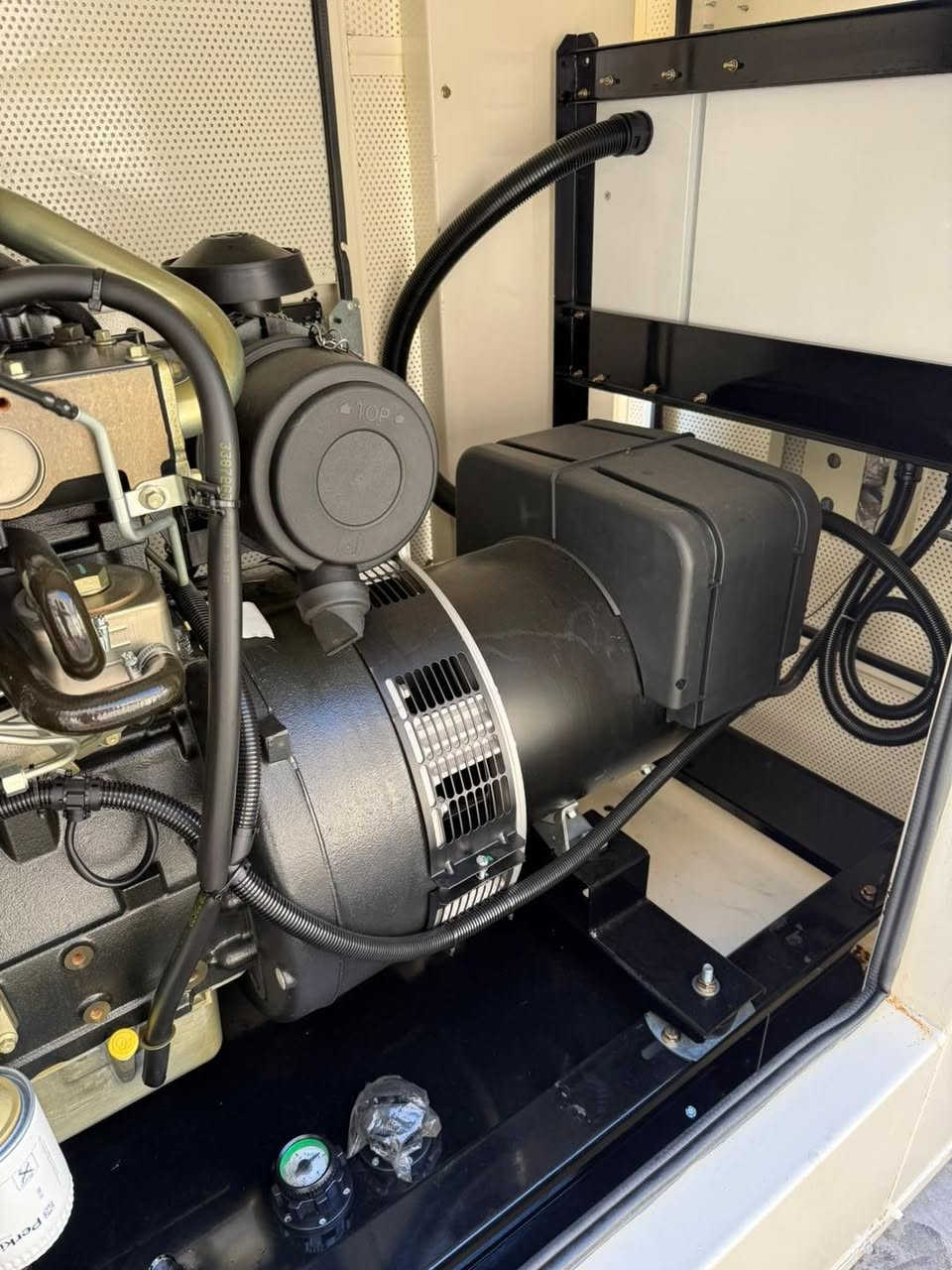 🔹 للبيع مولدة بيركنز  أصلية –🔹
💪 القدرة: 45  كيفي
راس التوليد : لوري سومر فرنسي اصلي ✅
محرك بيركنز اصلي ✅

⏱️ عدد ساعات التشغيل:535ساعة فقط !✅
🔇  نسبة الكاتم:100%سوبر  سايلنت
 
المنشأ: صناعة انكليزي  أصلي✅
ضمان تشغيل ✅
وضمان محرك ✅

تنبية ‼️
يتوفر لدينا مولدات 
✅مستعمل .
✅جديد زيرو .
✅تأجير مولدات  كافه الاحجام .
⸻

🔧 خدمات ما بعد البيع:
 • ✅ ضمان تشغيل فعلي عند التسليم
 • ✅ ضمان على المحرك
 • 🔄 خدمة استبدال المولدات القديمة
 • 🧰 مراوس مولدة متوفرة حسب الطلب
 • 👨‍🔧 خدمة صيانة ودعم فني متواصل

⸻

📍 الموقع:
بغداد – الكرادة – شارع 52 – كمب سارة

📞 للتواصل والاستفسار:
[***********] اسيا 

⸻

⚡ معرض الأخوين – ثقة تُشغِّل حياتك ⚡
