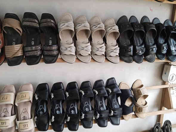 السلام عليكم...
تم وصول بضاعه جديده جميع الاحجام والالوان ...
رجالي..شبابي..ولادي..
نسائي..بناتي..اطفال..
جواريب..
اسعار مناسبة...العنوان السيدحمد مقابل مركز الشرطة..***********
