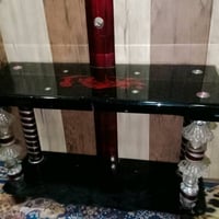 ميزات تلفزيون أنيقة مصنوعة من الخشب والزجاج بألوان جذابة وتصميم عصري ي...