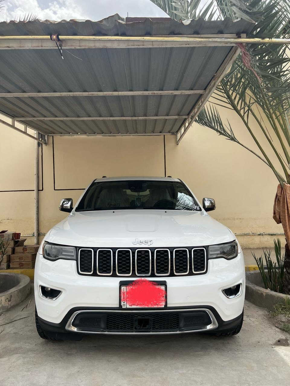 السلام عليكم
جيب كراند شيروكي لمتد X وارد أمريكي 
موديل 2019 ابيضّ لون 
السياره فول مواصفات للأخير من عدا جكات 
رادار امامي خلفي جانبي 
بانورما 
خزن ميموري 
مقاعد الاماميه تدفئه تبريد 
مقاعد خلفيه تدفئه فقط 
دمام امامي دمامي خلفي 
كار بلي 
معروفه باقي المواصفات 
السياره بيهة 3 قطع 
السعر 230 وبيها مجال 
السياره فول نصبتها وفول جماليه والصور تحكم 
الرقم .***********
